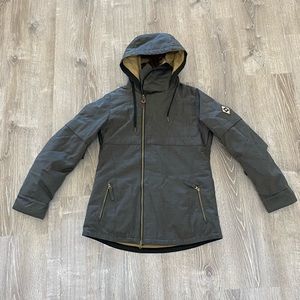 NWOT 686 Ski/Snowboard Jacket Parkland Labrynth
